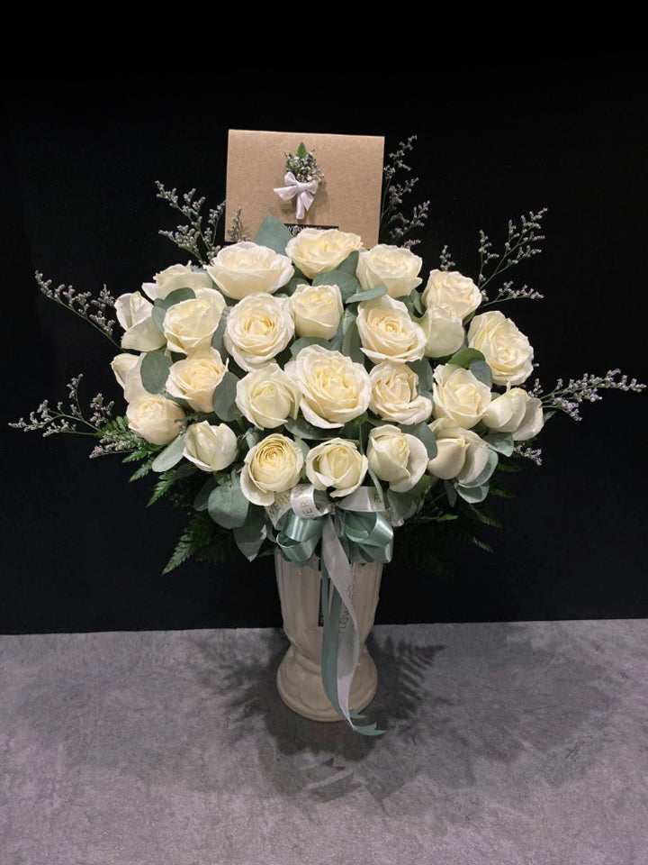 25 Roses Vase