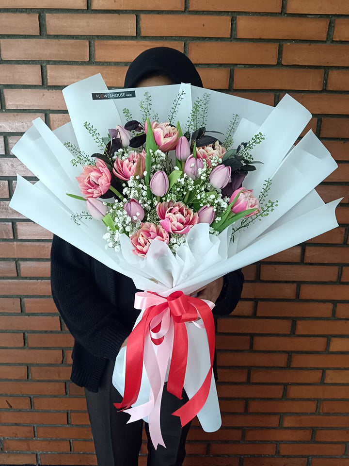 Davika 15 Tulip Bouquet