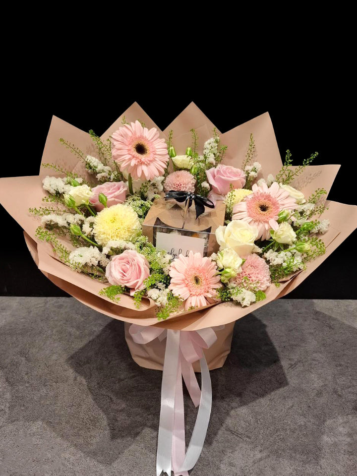 Jardine Cake Bouquet