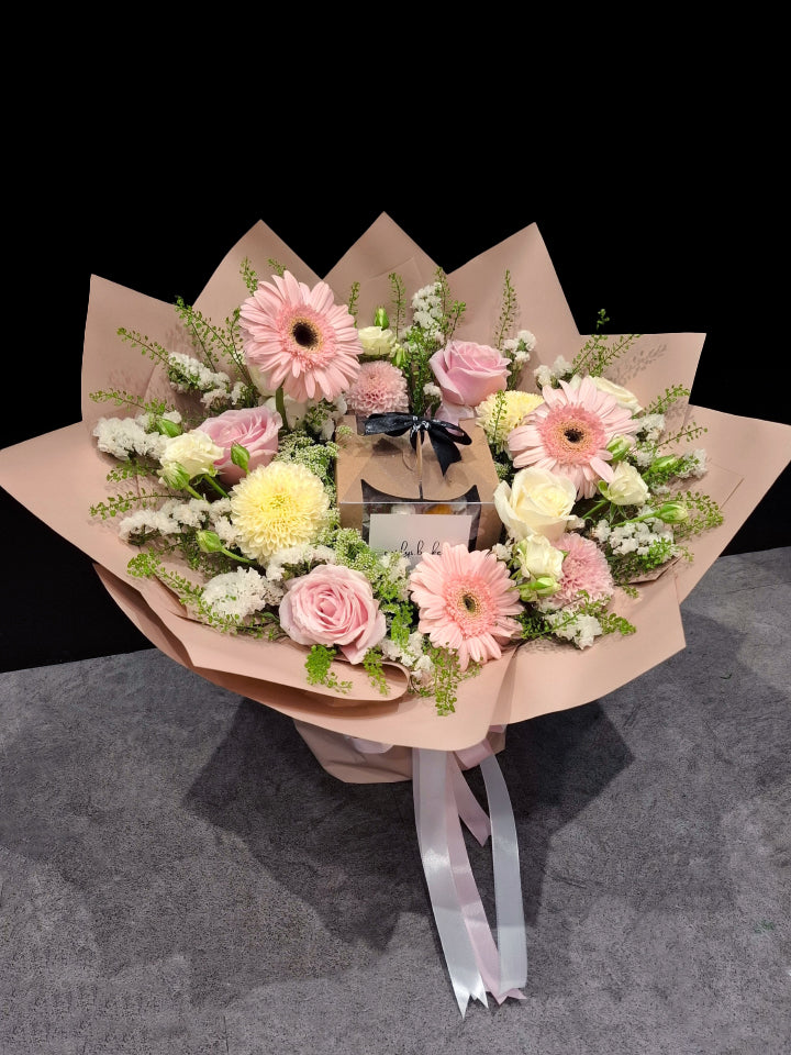 Jardine Cake Bouquet