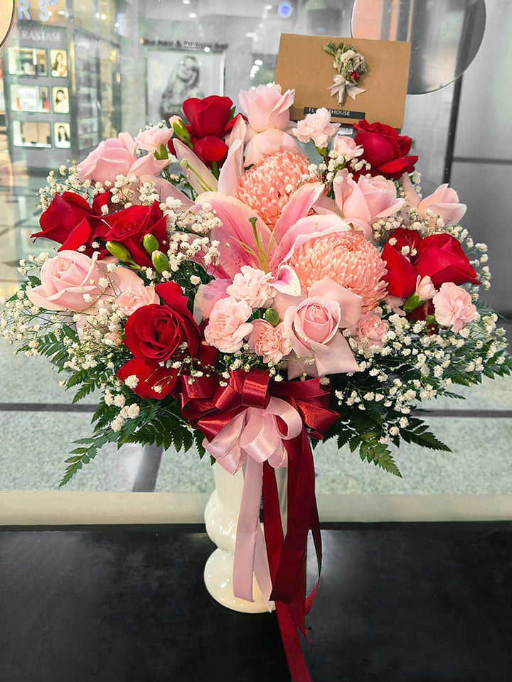 Alena Vase