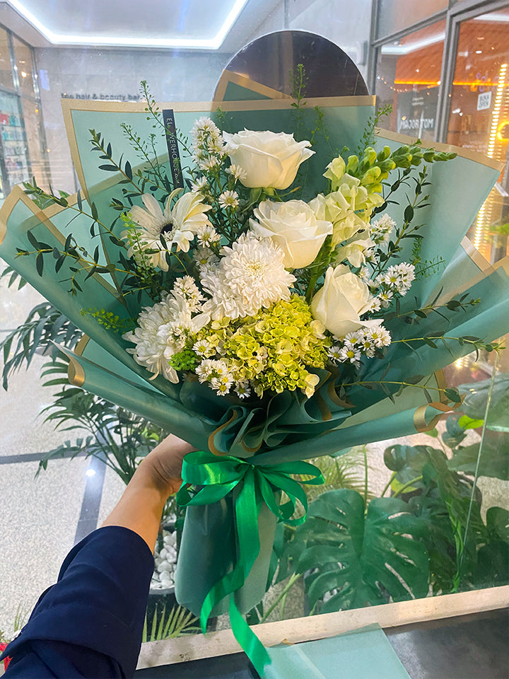 Ezra Bouquet