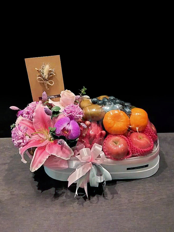 Given Fruit Hampers