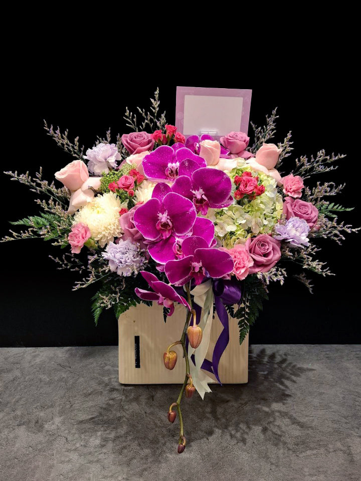 Valerie Vase