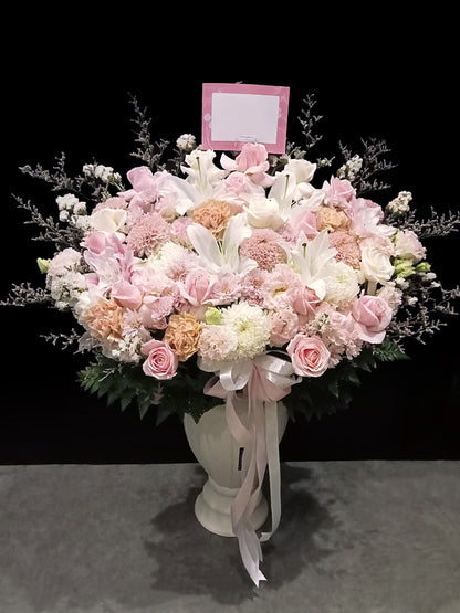 Harriet Vase