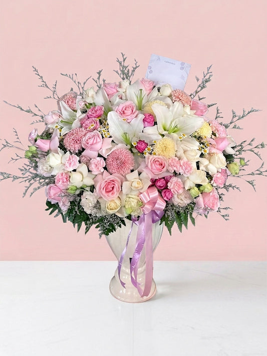 Harriet Vase