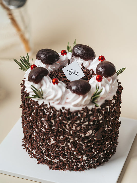 Emily's Bake House | The Blackforest Cake 11 / 16 cm