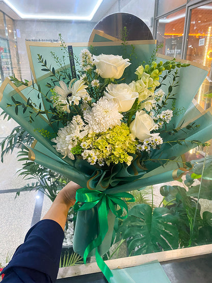 Ezra Bouquet